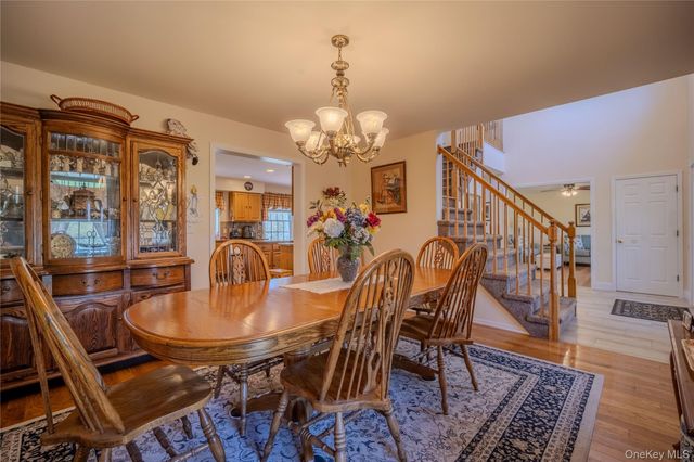 98 Leo Lane, Poughquag, NY 12570