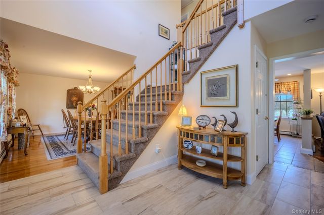 98 Leo Lane, Poughquag, NY 12570