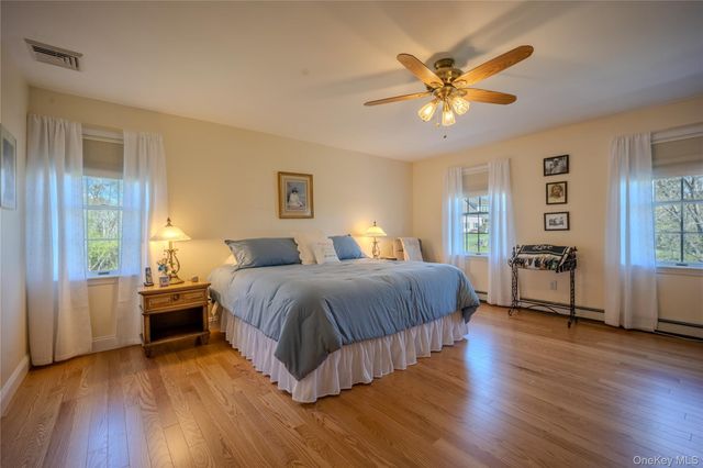 98 Leo Lane, Poughquag, NY 12570