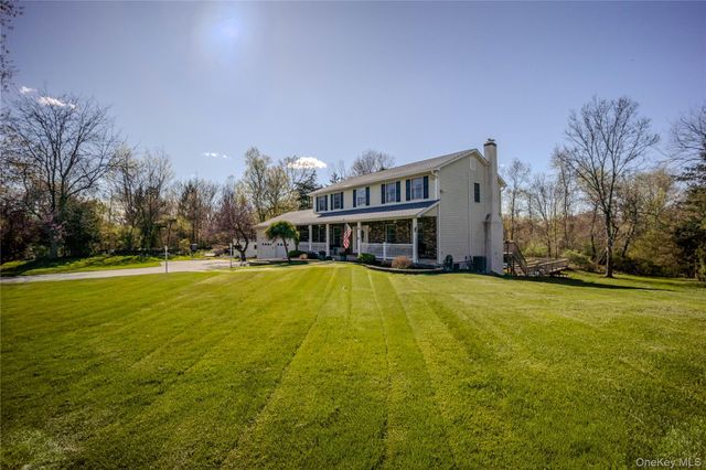98 Leo Lane, Poughquag, NY 12570