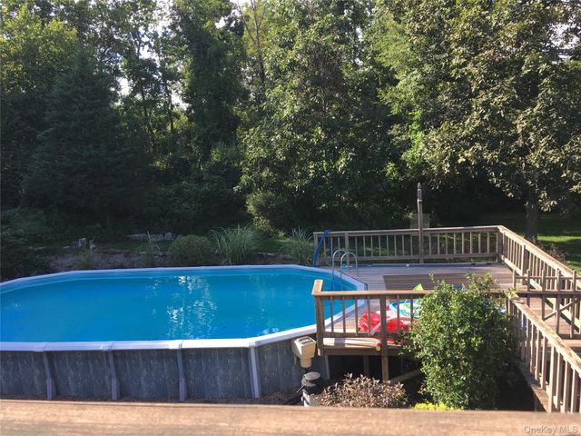 98 Leo Lane, Poughquag, NY 12570