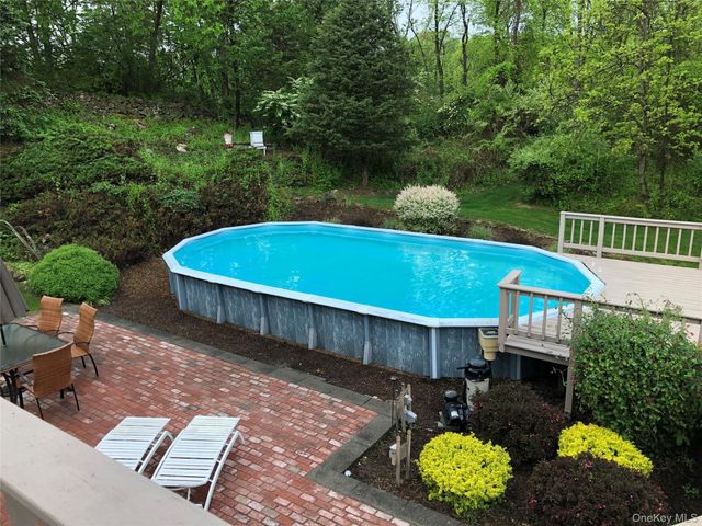 98 Leo Lane, Poughquag, NY 12570