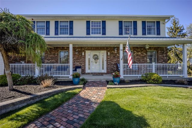 98 Leo Lane, Poughquag, NY 12570