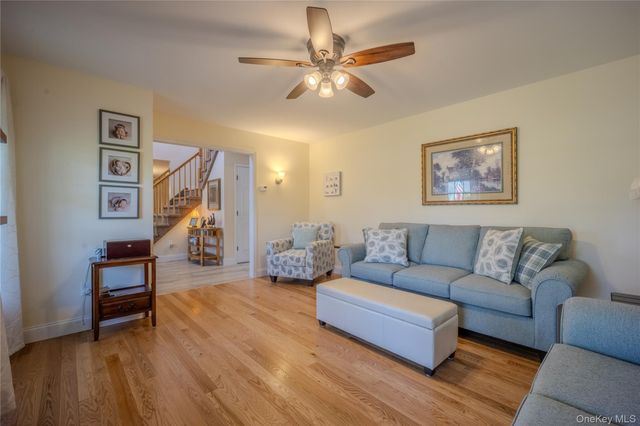 98 Leo Lane, Poughquag, NY 12570