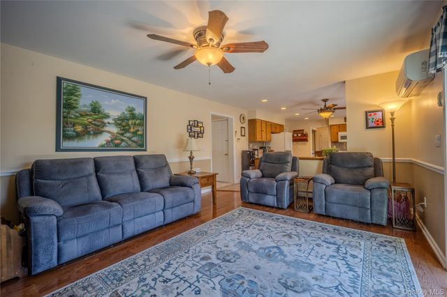 98 Leo Lane, Poughquag, NY 12570
