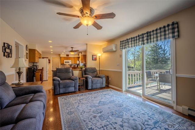 98 Leo Lane, Poughquag, NY 12570
