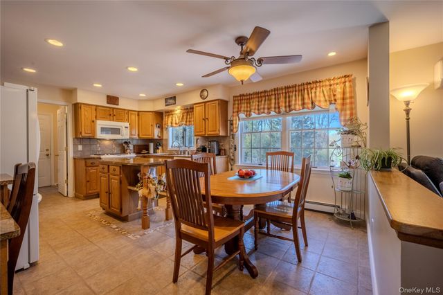 98 Leo Lane, Poughquag, NY 12570