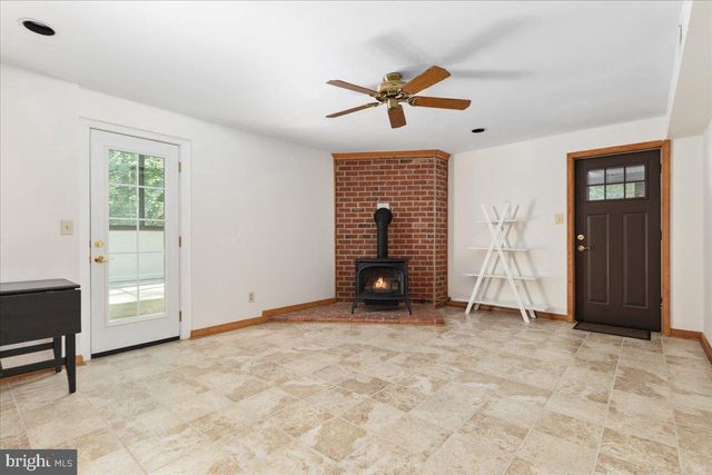 7231 KINGS ARM DR, Manassas, VA 20112