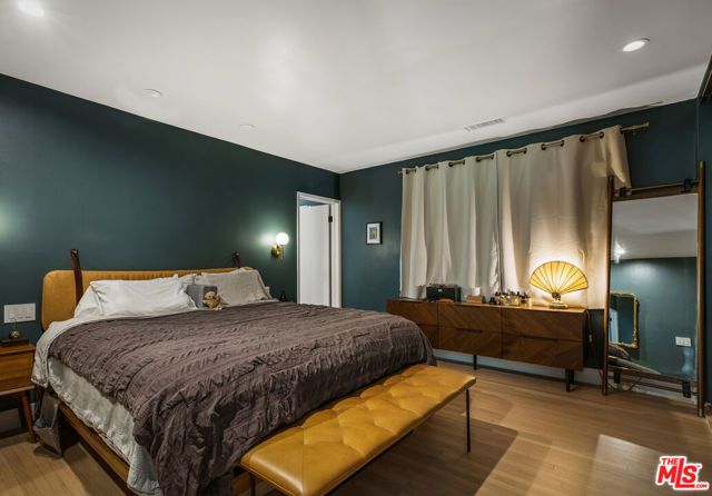 5749 Valley Oak Drive, Los Angeles, CA 90068