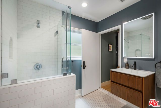 5749 Valley Oak Drive, Los Angeles, CA 90068