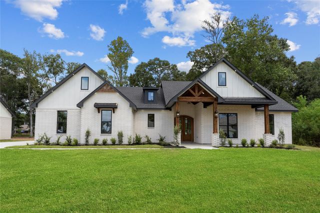 182 Road 6615, Dayton, TX 77535