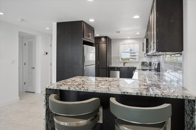 511 Bayshore Drive 802, Fort Lauderdale, FL 33304