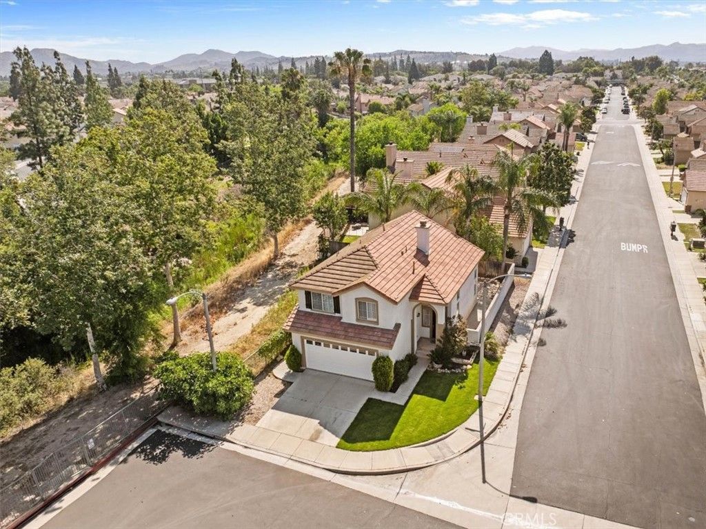 Image 28 of property listing at 821 Limelite, Corona, CA 92878