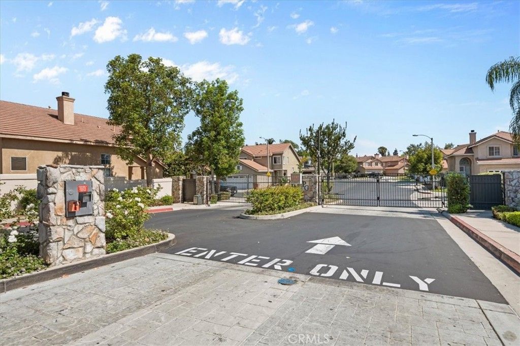 Image 5 of property listing at 821 Limelite, Corona, CA 92878