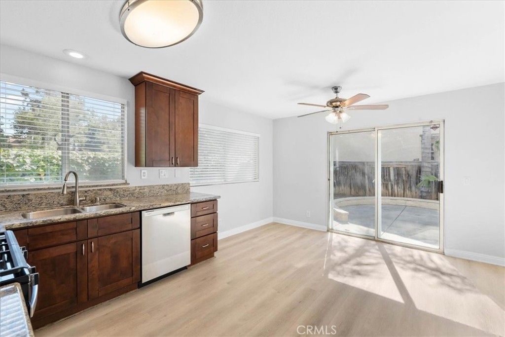 Image 9 of property listing at 821 Limelite, Corona, CA 92878