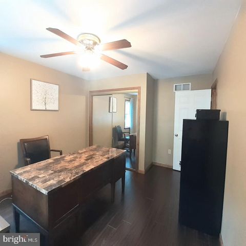 25 TALL OAKS DR, Pottsville, PA 17901