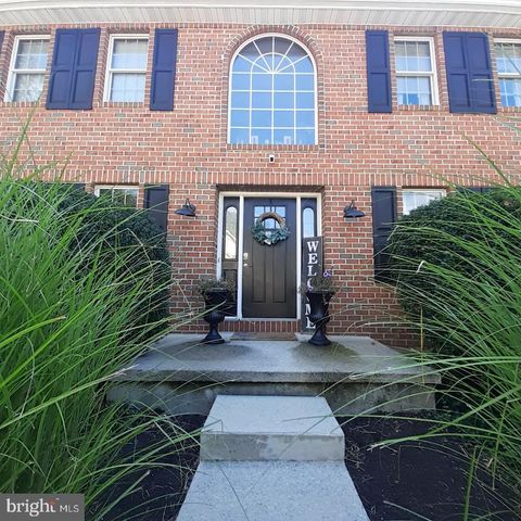 25 TALL OAKS DR, Pottsville, PA 17901