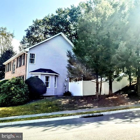 25 TALL OAKS DR, Pottsville, PA 17901