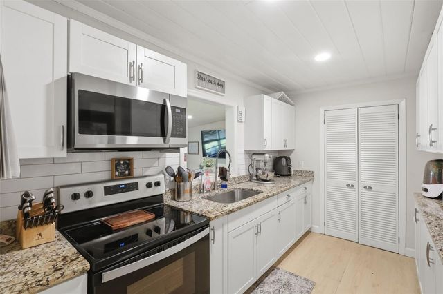 112 EDWARDS AVENUE, Orange City, FL 32763