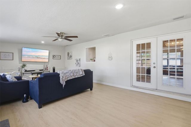 112 EDWARDS AVENUE, Orange City, FL 32763