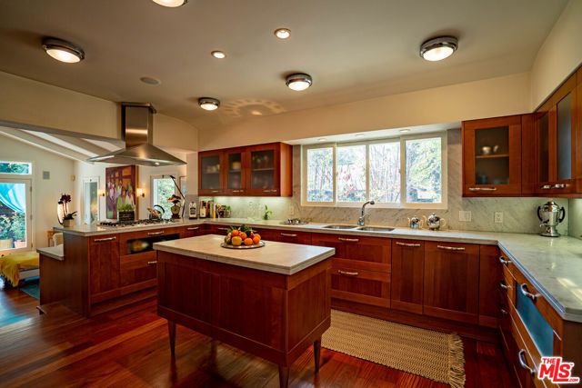 13324 W SUNSET, Los Angeles, CA 90049