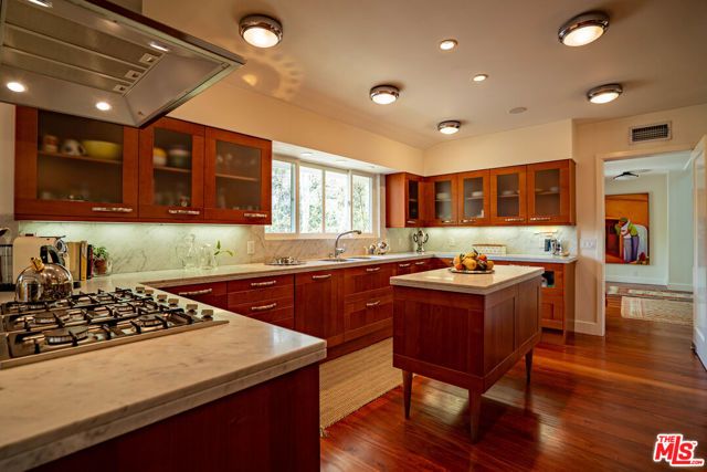 13324 W SUNSET, Los Angeles, CA 90049