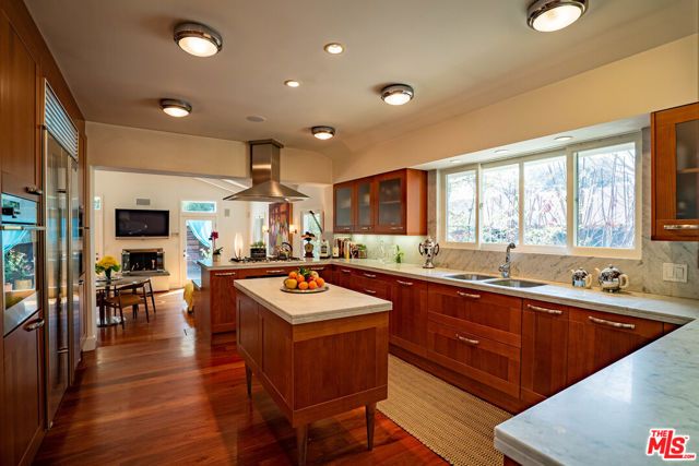13324 W SUNSET, Los Angeles, CA 90049