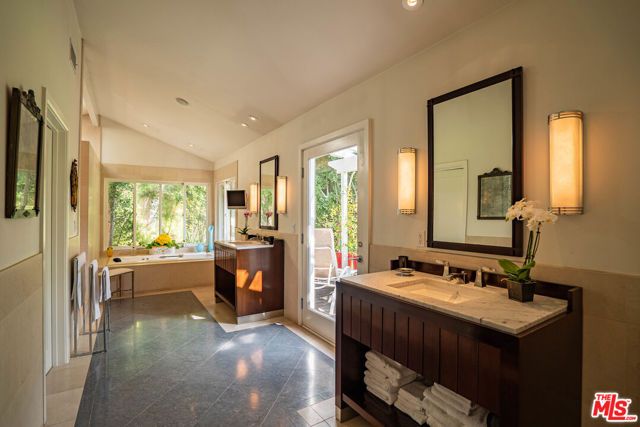 13324 W SUNSET, Los Angeles, CA 90049