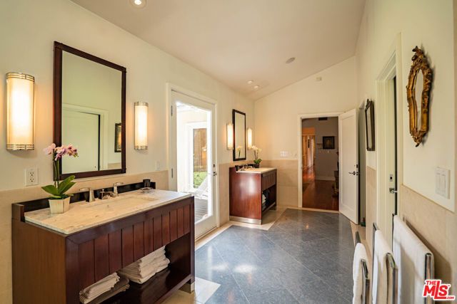 13324 W SUNSET, Los Angeles, CA 90049