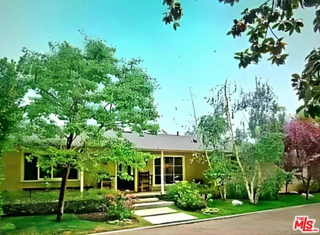 13324 W SUNSET, Los Angeles, CA 90049