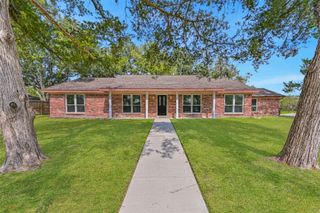2604 Adams Street, Alvin, TX 77511