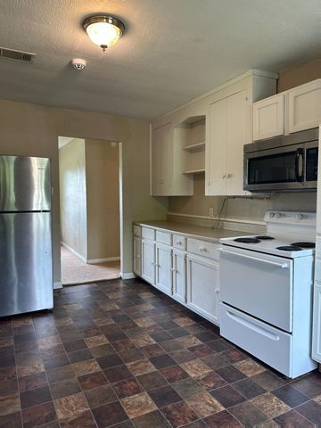 2100 Merritt, Leesville, LA 71446