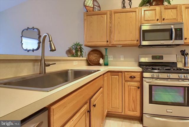 38 RIDGEWAY DRIVE, Mechanicsburg, PA 17050
