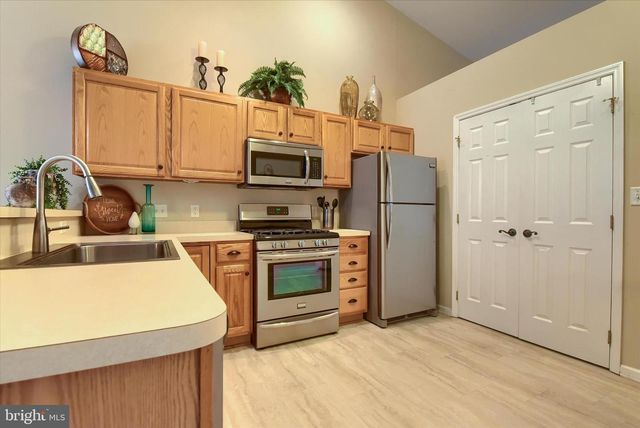 38 RIDGEWAY DRIVE, Mechanicsburg, PA 17050