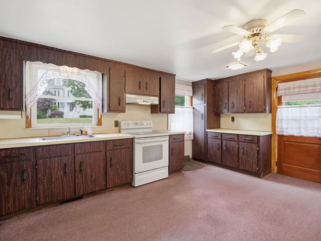 48 Pinedale Ave, Billerica, MA 01821