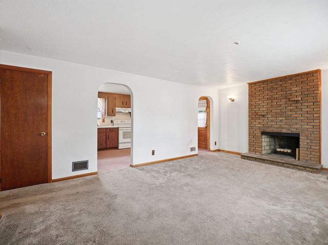 48 Pinedale Ave, Billerica, MA 01821