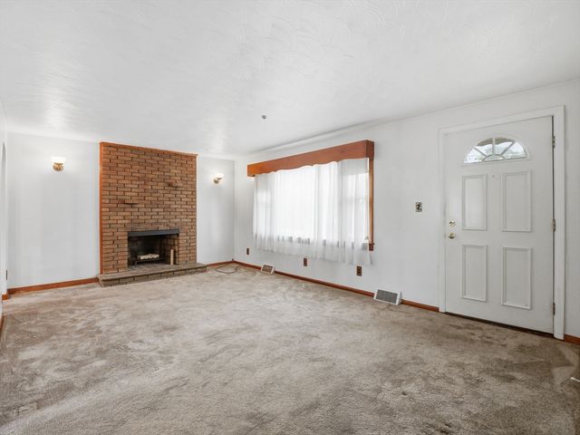 48 Pinedale Ave, Billerica, MA 01821