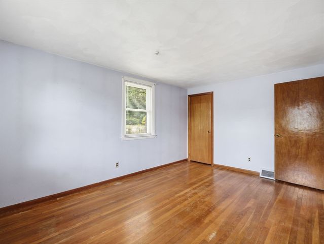 48 Pinedale Ave, Billerica, MA 01821