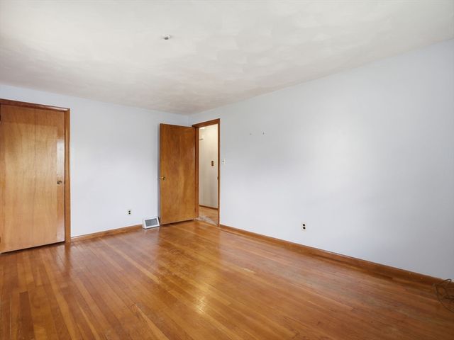 48 Pinedale Ave, Billerica, MA 01821