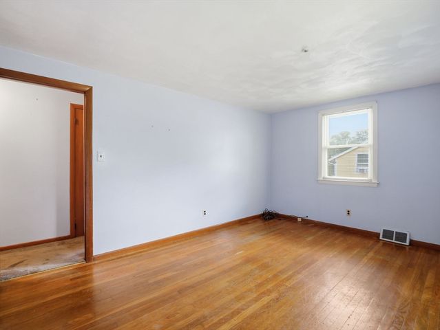 48 Pinedale Ave, Billerica, MA 01821