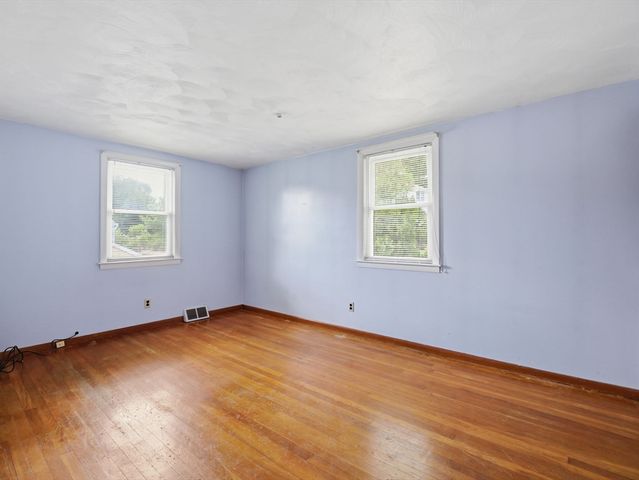 48 Pinedale Ave, Billerica, MA 01821