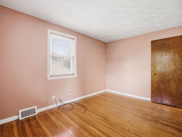48 Pinedale Ave, Billerica, MA 01821