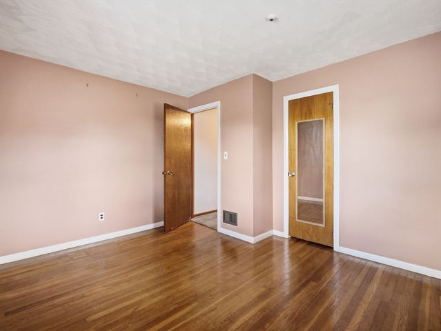 48 Pinedale Ave, Billerica, MA 01821