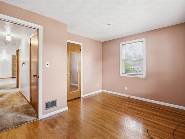 48 Pinedale Ave, Billerica, MA 01821