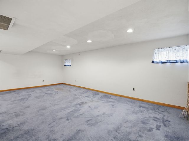 48 Pinedale Ave, Billerica, MA 01821