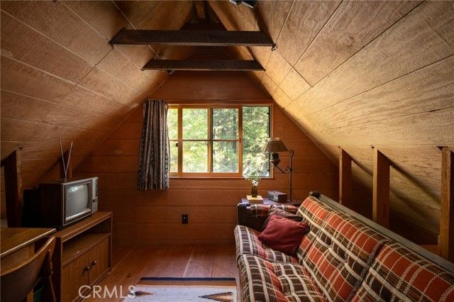 629 Lodge Lane, Twin Peaks, CA 92391