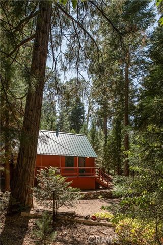 629 Lodge Lane, Twin Peaks, CA 92391