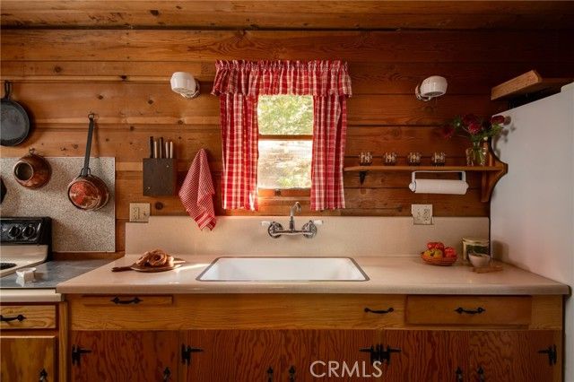 629 Lodge Lane, Twin Peaks, CA 92391