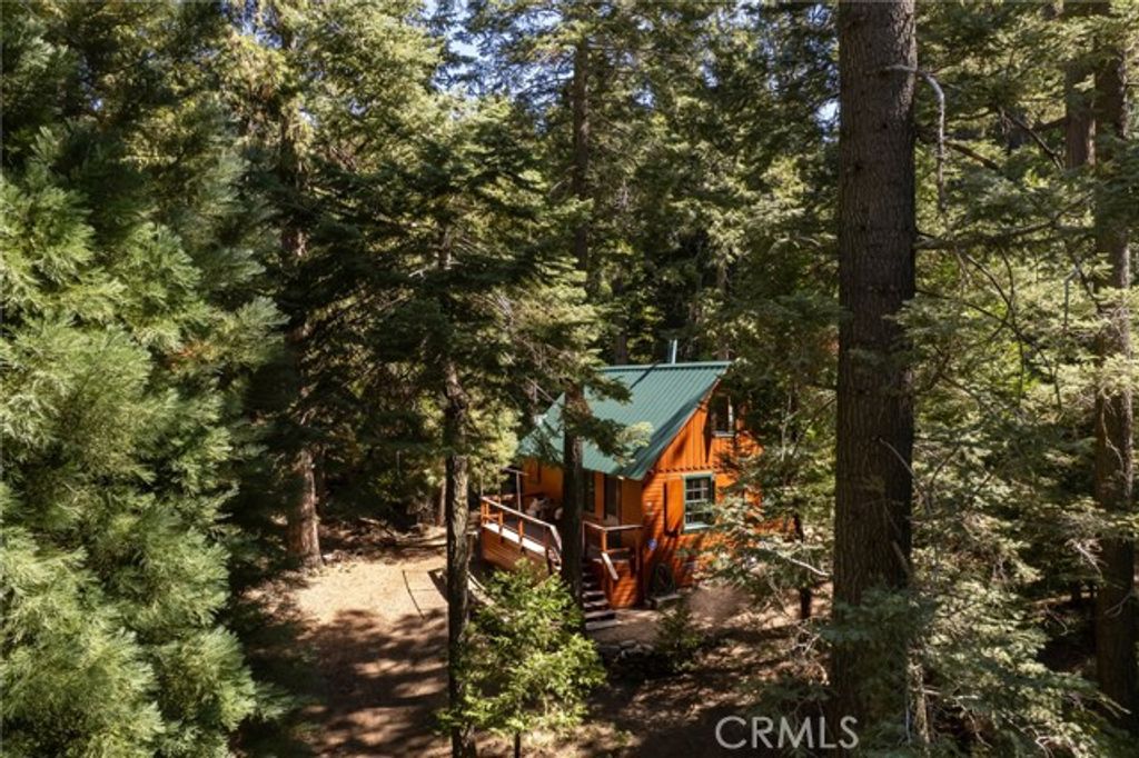 629 Lodge Lane, Twin Peaks, CA 92391
