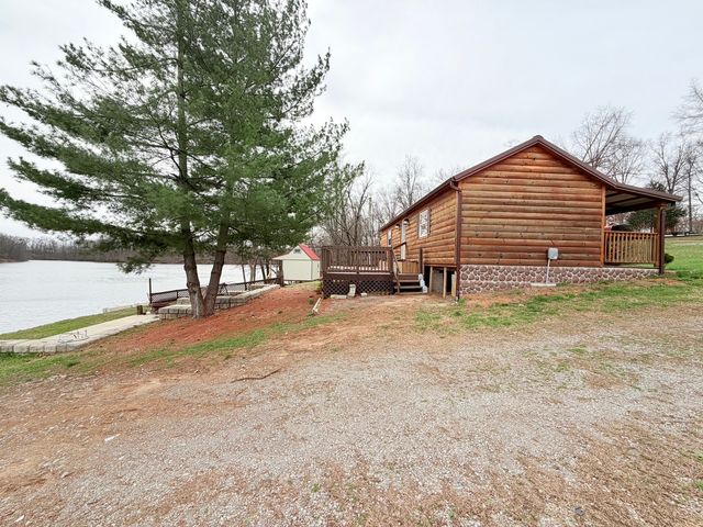 845 Lakeview Road, Galatia, IL 62935